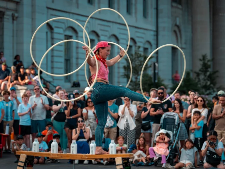 The Farmers Daughter Show photo 5 hoops Kingston Buskers 768x576